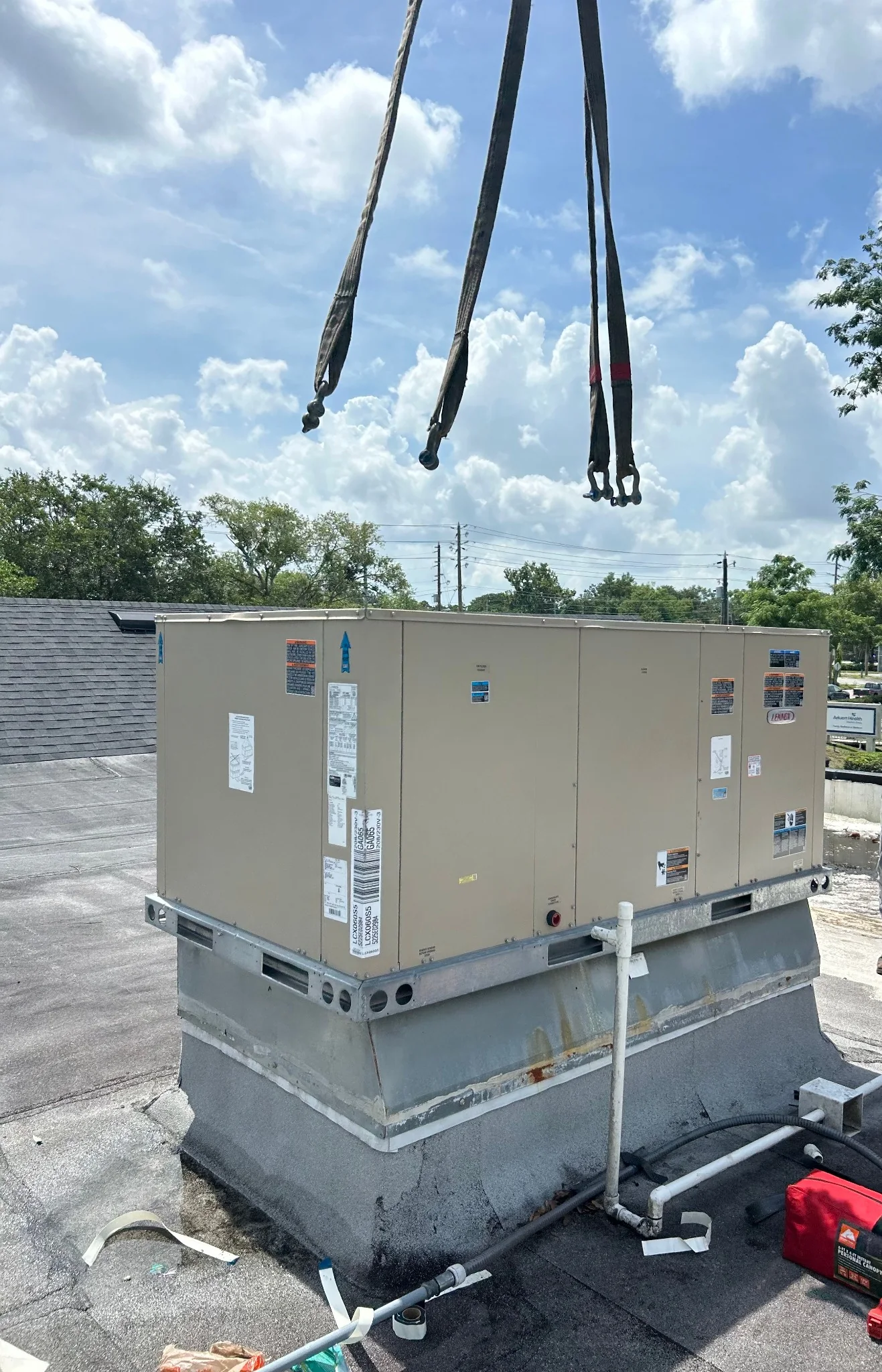 Commercial rooftop package HVAC unit